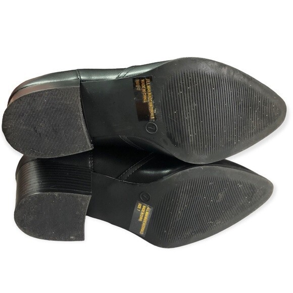 Wild Diva Women’s Black Kendra Pointed-Toe Heel Bootie - Picture 8 of 8